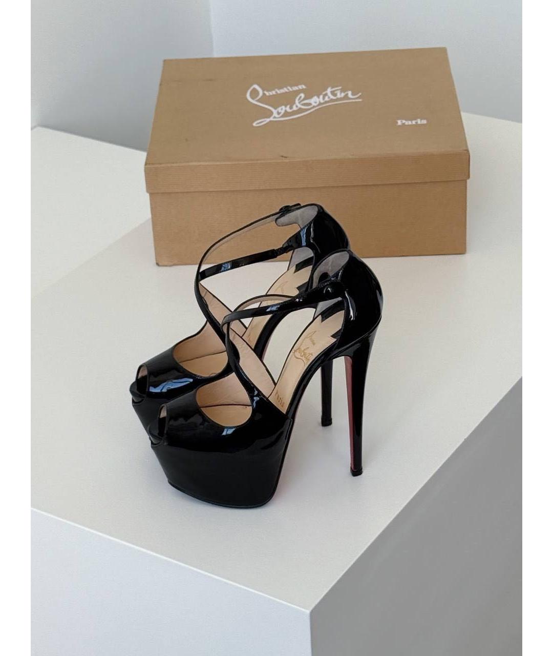 CHRISTIAN LOUBOUTIN Черные босоножки из лакированной кожи, фото 8