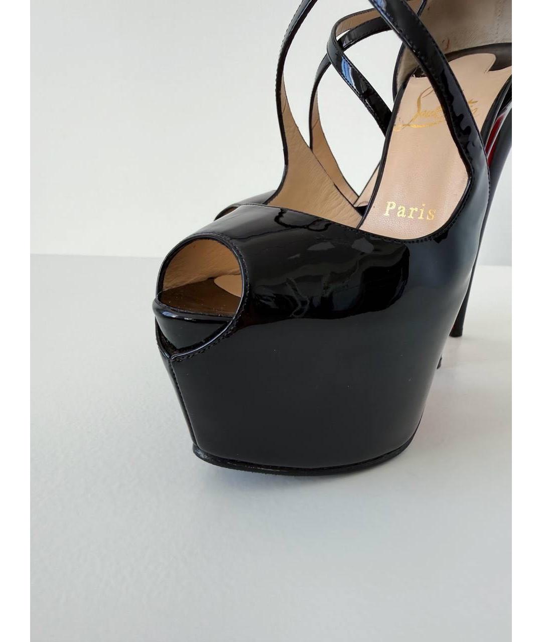 CHRISTIAN LOUBOUTIN Черные босоножки из лакированной кожи, фото 5
