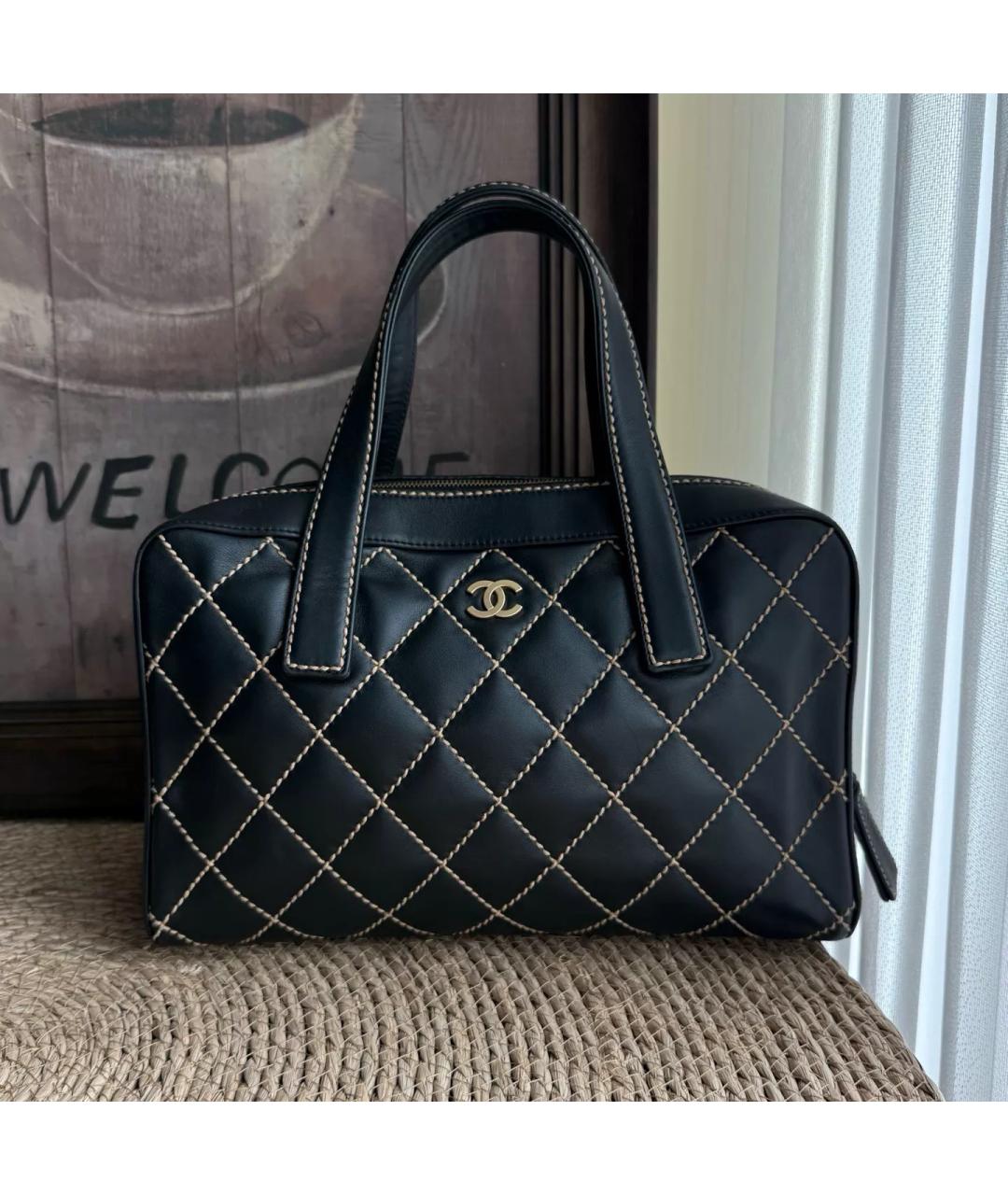 CHANEL Черная кожаная сумка с короткими ручками, фото 2