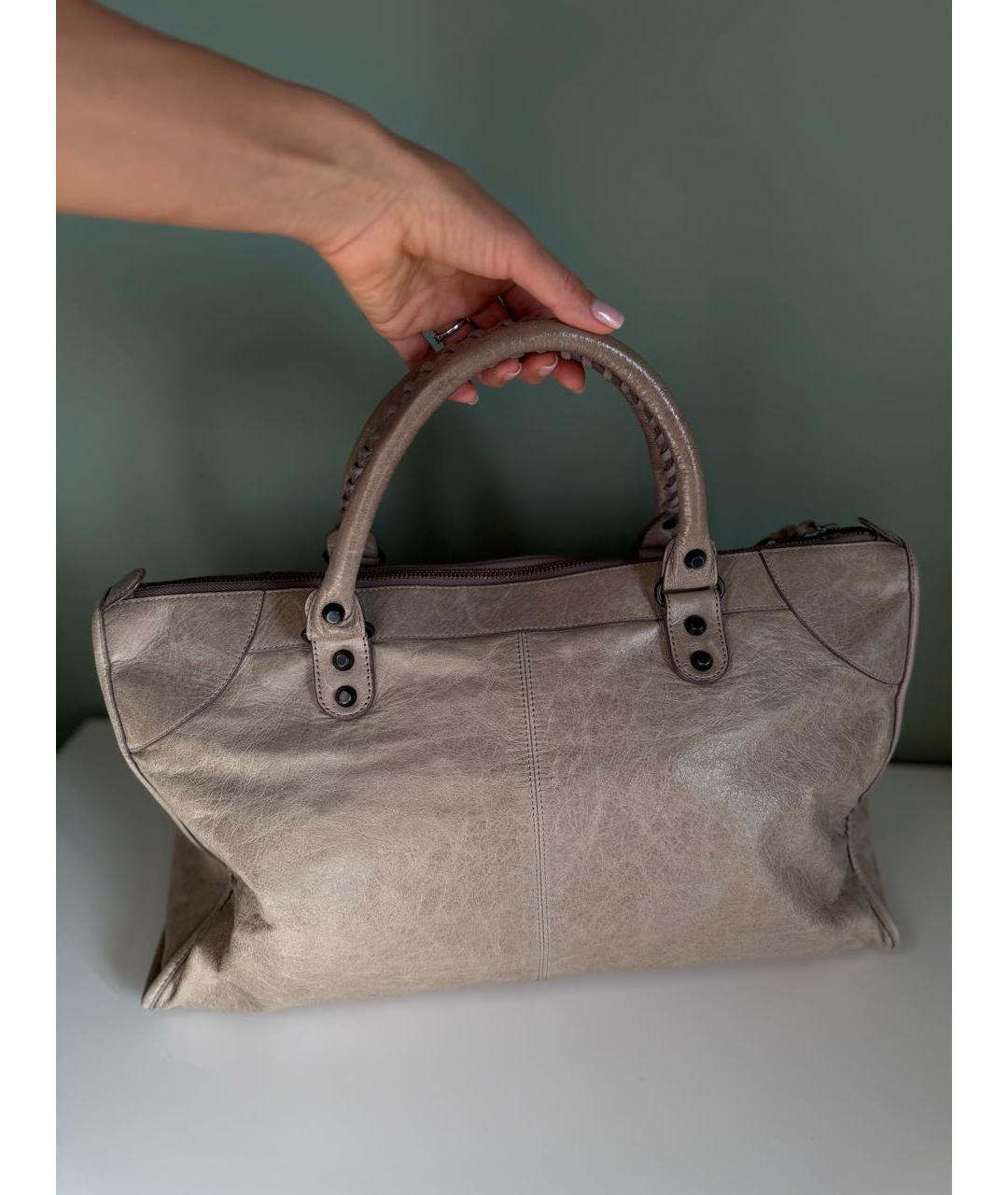 BALENCIAGA Бежевая кожаная сумка с короткими ручками, фото 3