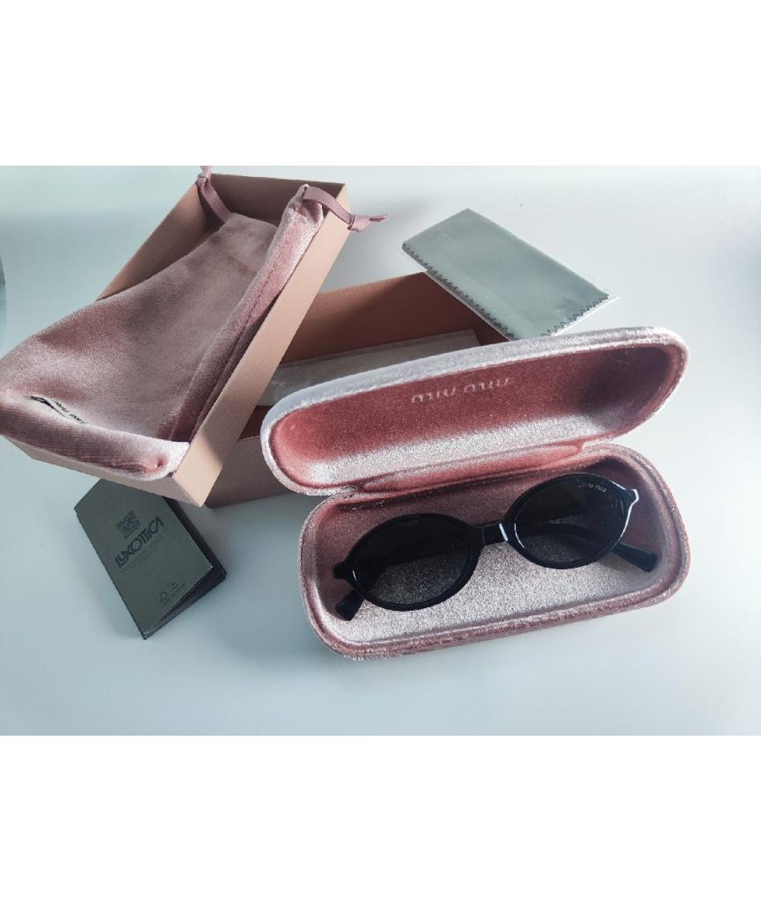MIU MIU Черные пластиковые солнцезащитные очки, фото 2