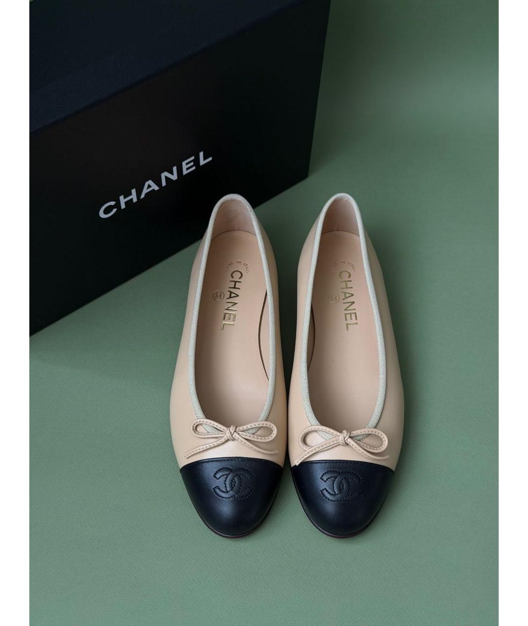 CHANEL Бежевые кожаные балетки, фото 2