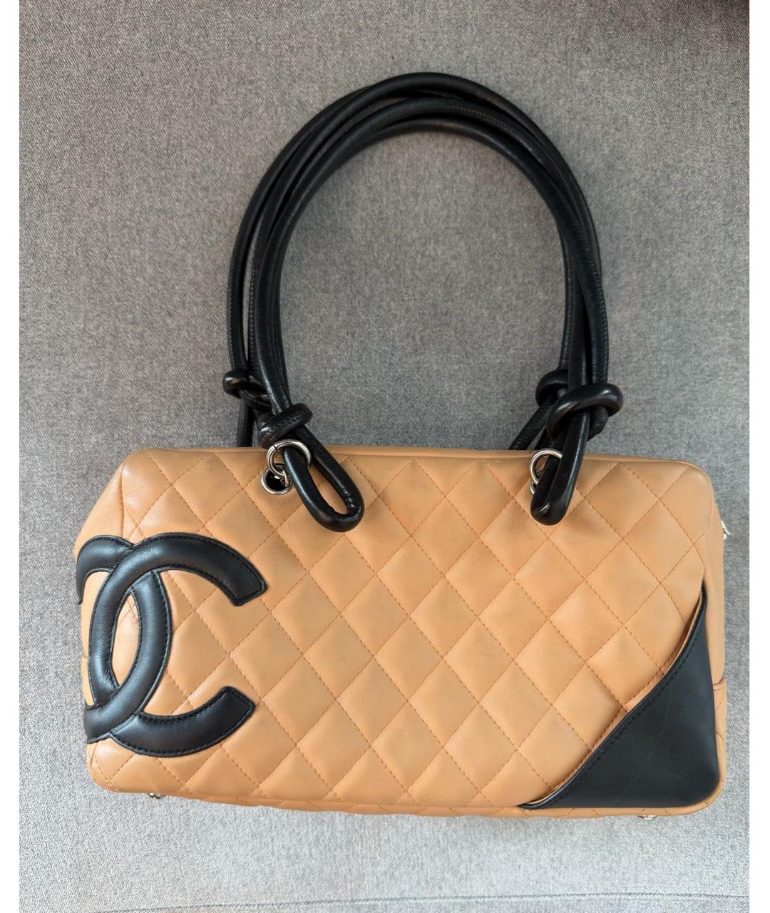 CHANEL Бежевая кожаная сумка с короткими ручками, фото 3