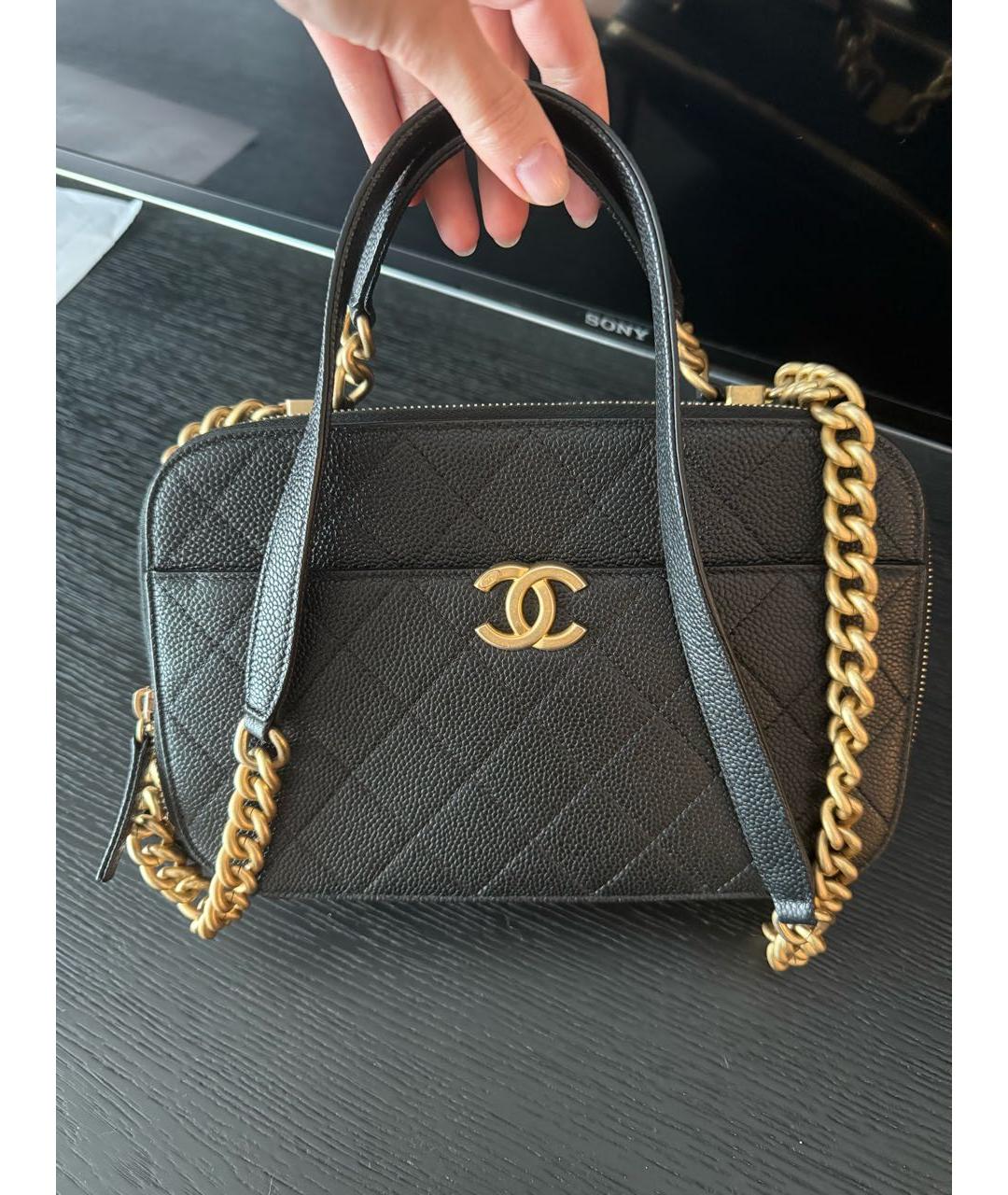 CHANEL Черная кожаная сумка через плечо, фото 2