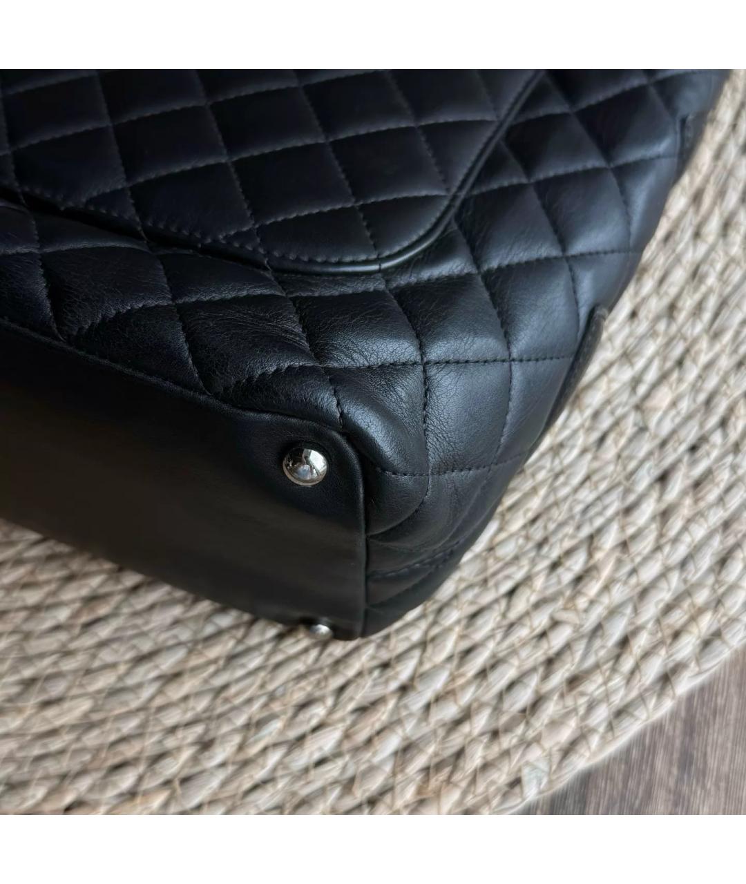 CHANEL Черная сумка тоут из лакированной кожи, фото 6
