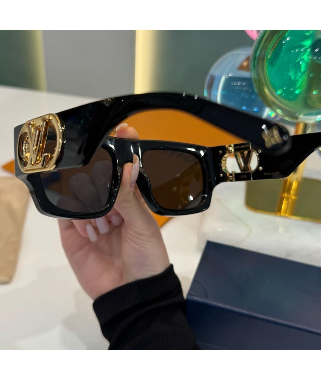 LOUIS VUITTON Черные пластиковые солнцезащитные очки, фото 4