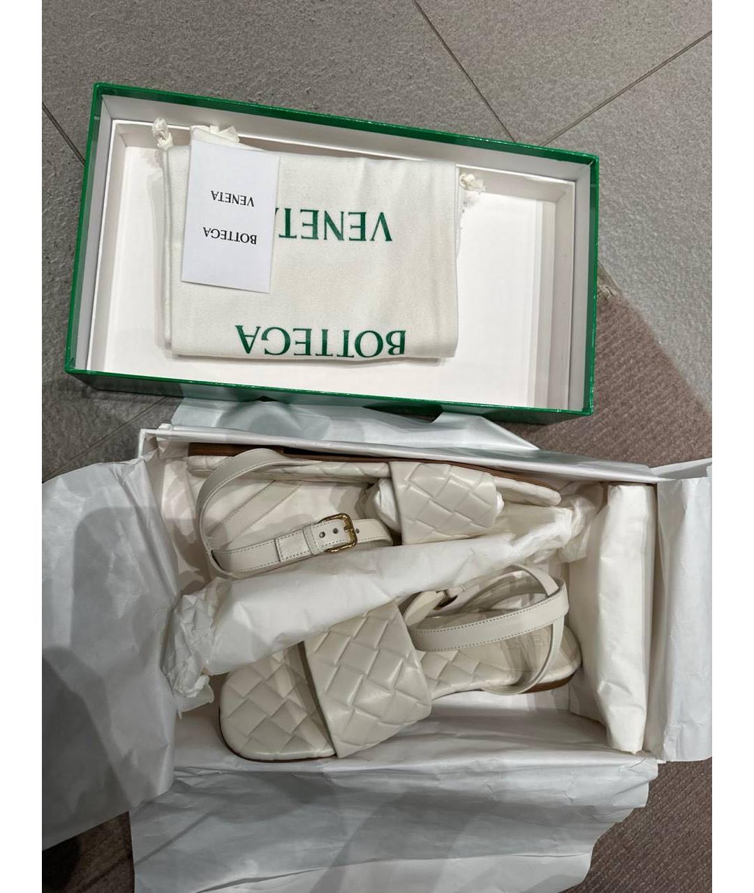 BOTTEGA VENETA Белые кожаные сандалии, фото 5