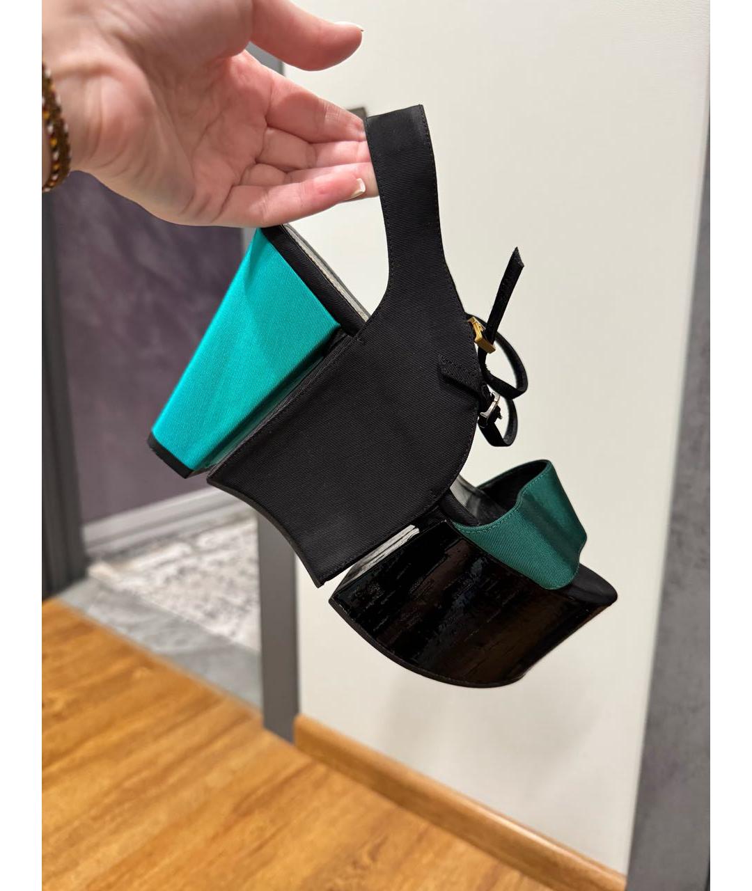 FENDI Синие текстильные босоножки, фото 2