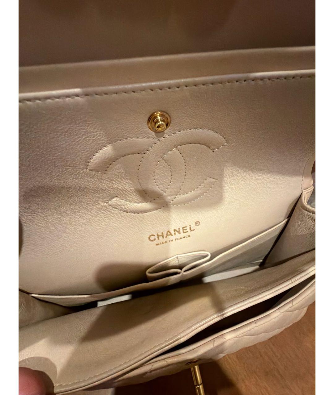 CHANEL Бежевая кожаная сумка через плечо, фото 4