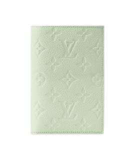 LOUIS VUITTON Обложка/футляр