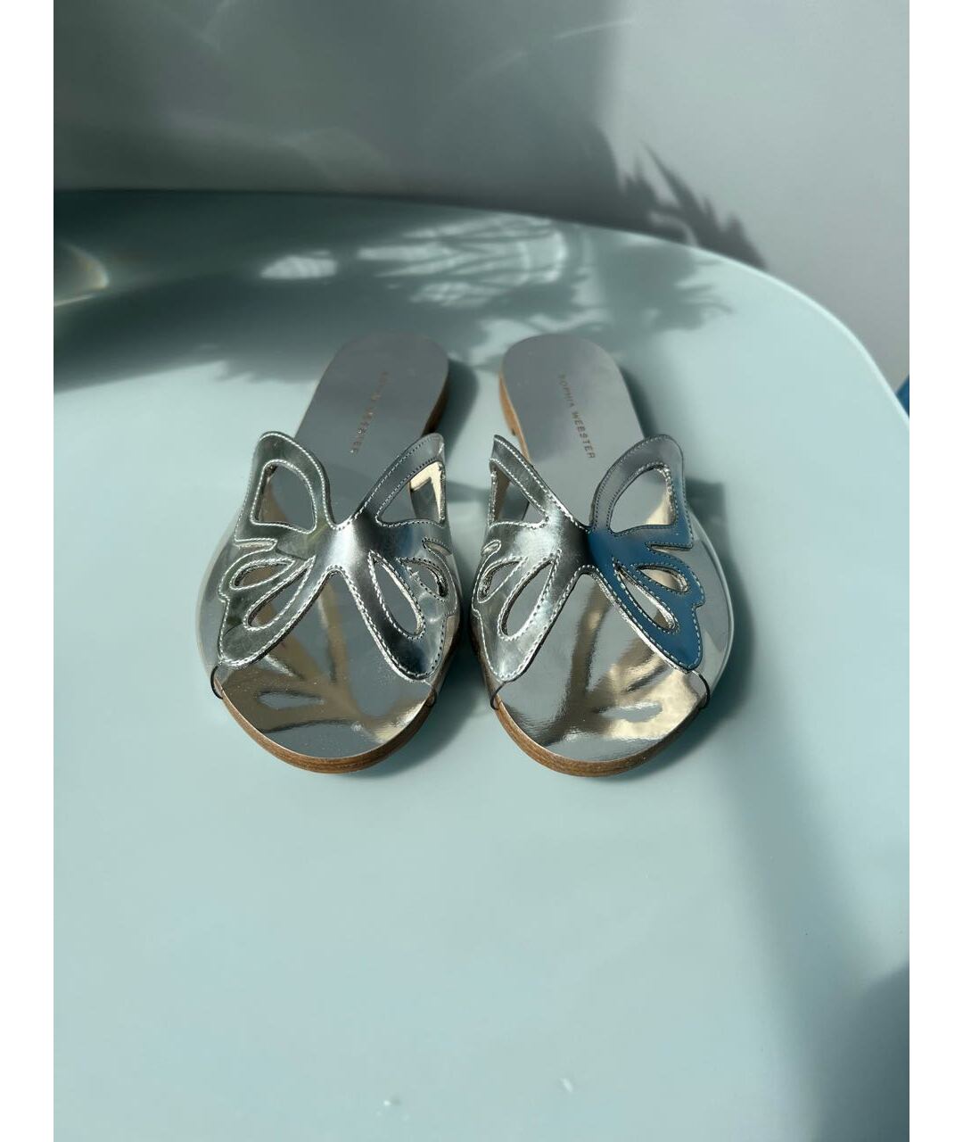 SOPHIA WEBSTER Серебряные кожаные шлепанцы, фото 2