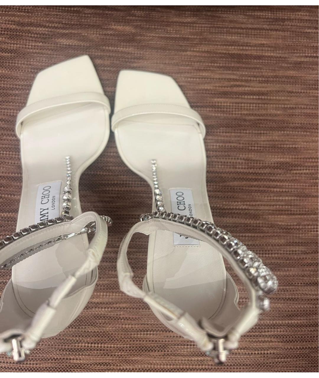 JIMMY CHOO Белые босоножки из лакированной кожи, фото 6