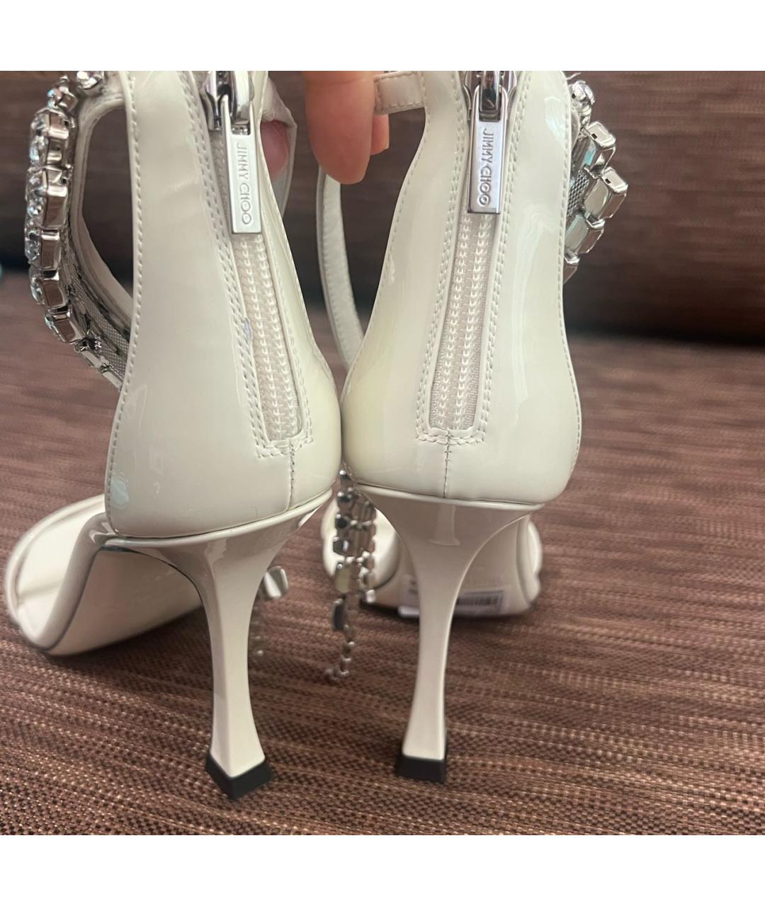 JIMMY CHOO Белые босоножки из лакированной кожи, фото 5