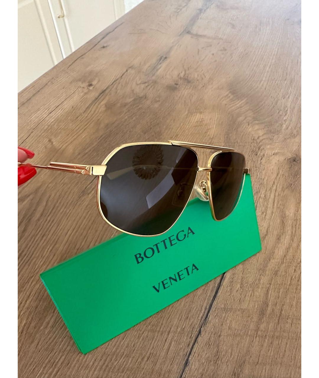 BOTTEGA VENETA Золотые металлические солнцезащитные очки, фото 3