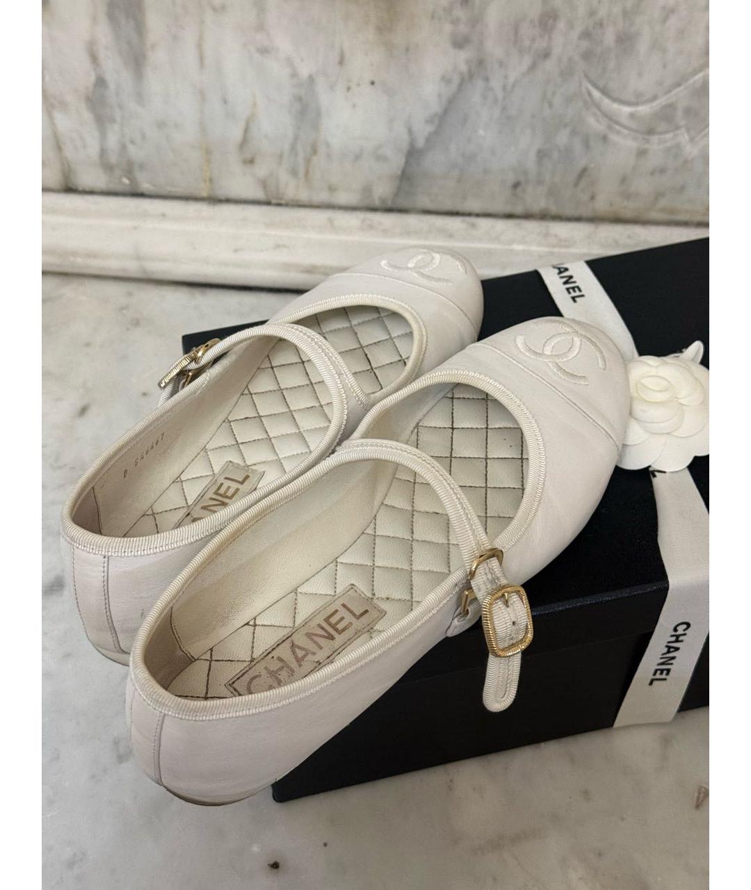 CHANEL Белые кожаные балетки, фото 5