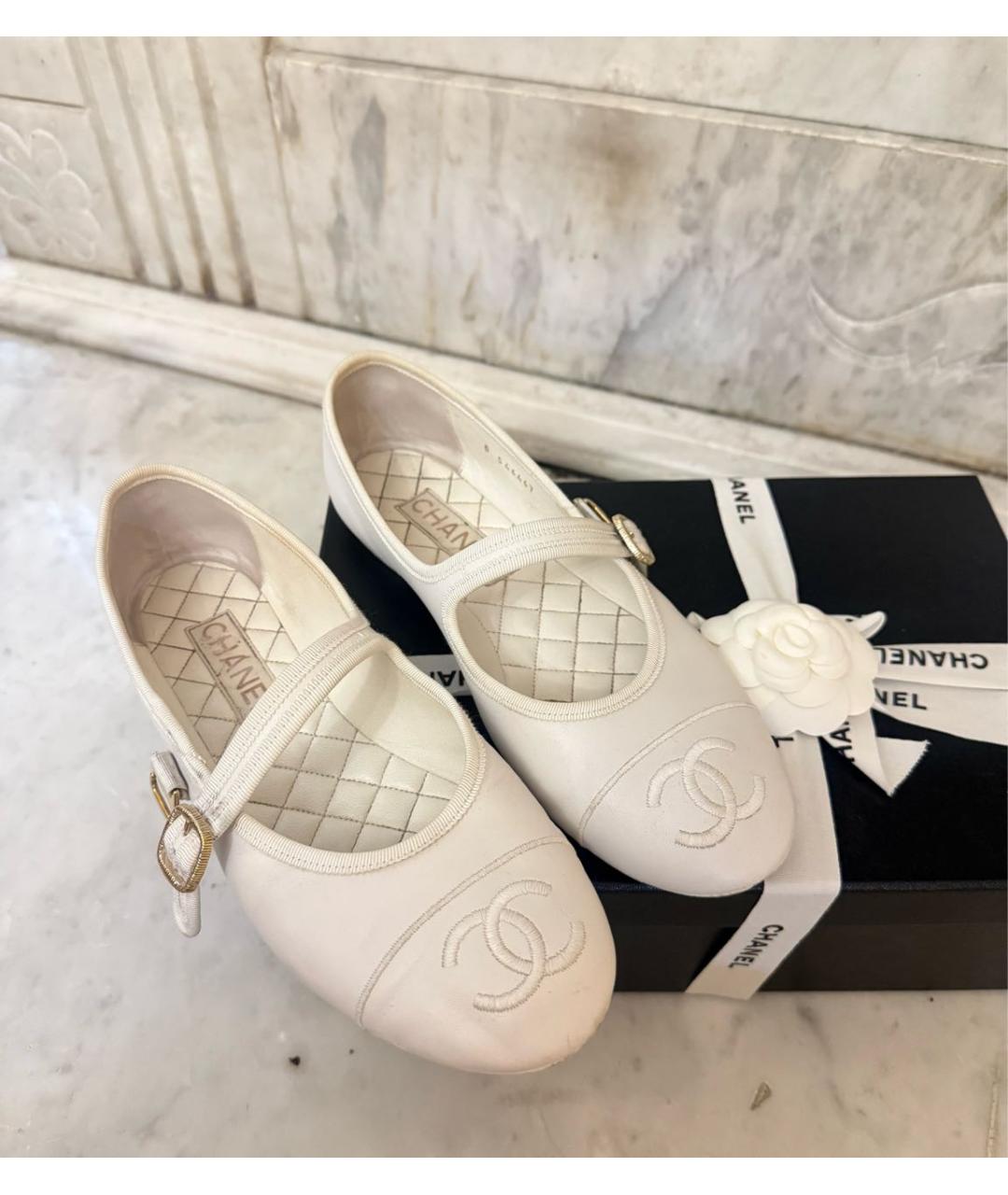 CHANEL Белые кожаные балетки, фото 2