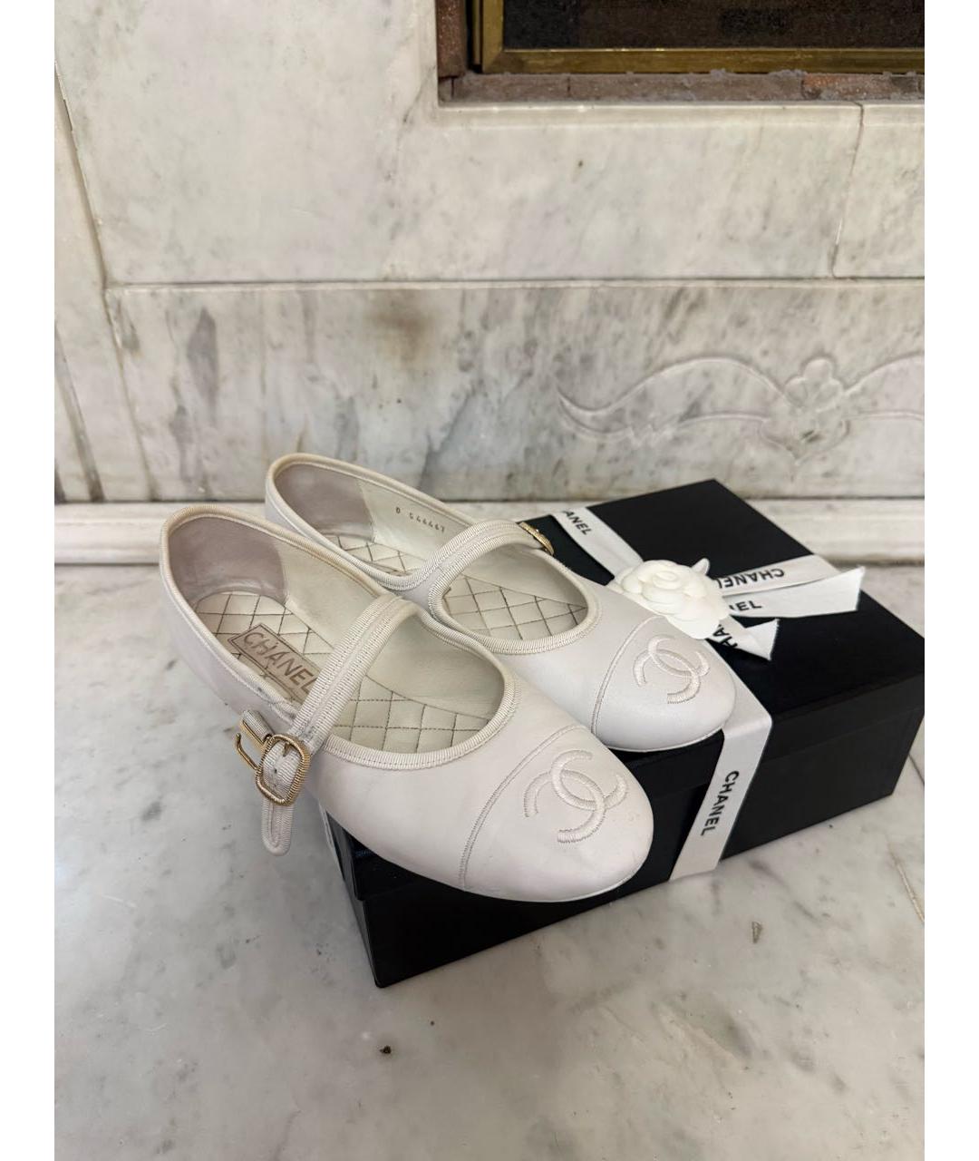 CHANEL Белые кожаные балетки, фото 6