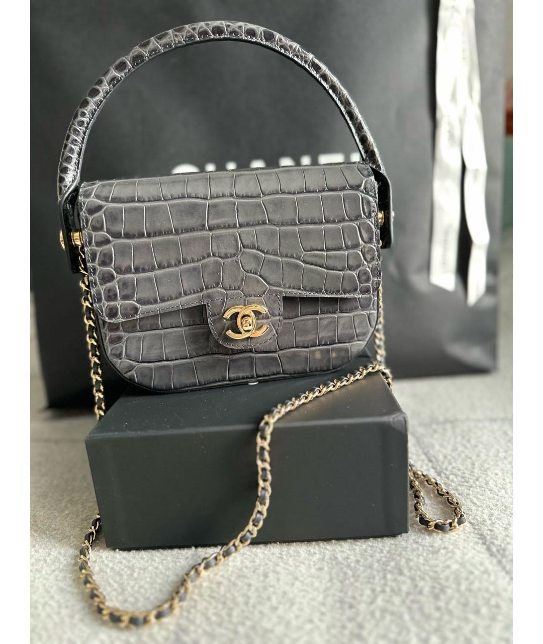 CHANEL Антрацитовая кожаная сумка с короткими ручками, фото 7