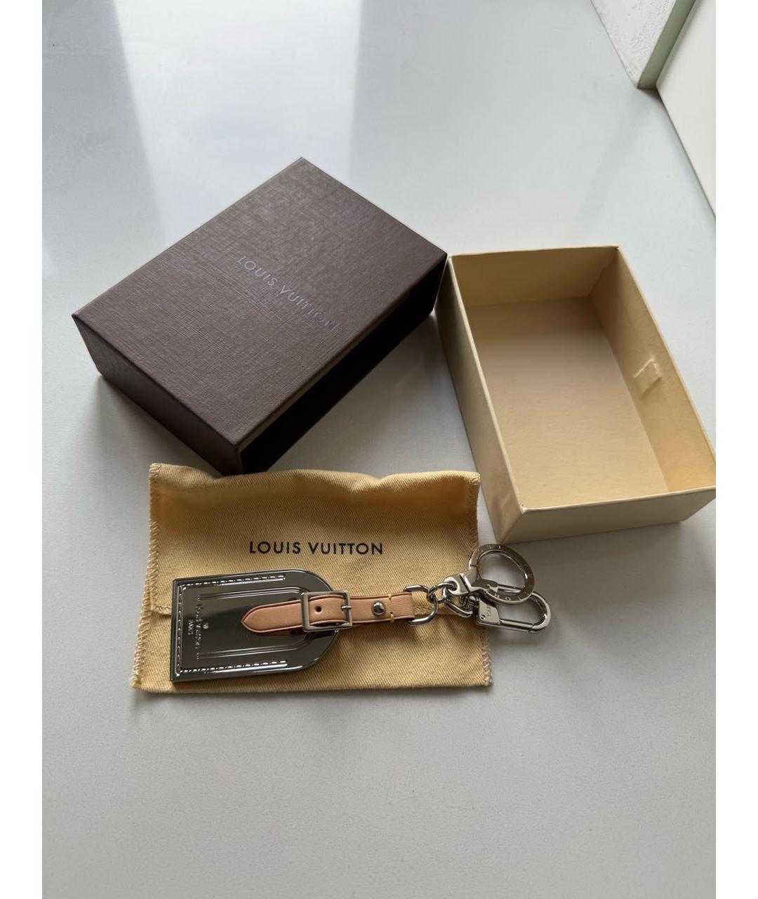 LOUIS VUITTON Серебряный брелок, фото 7
