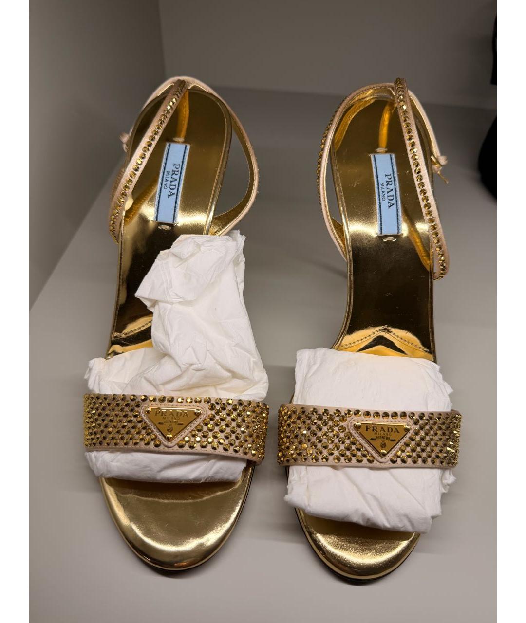 PRADA Золотые босоножки из лакированной кожи, фото 3