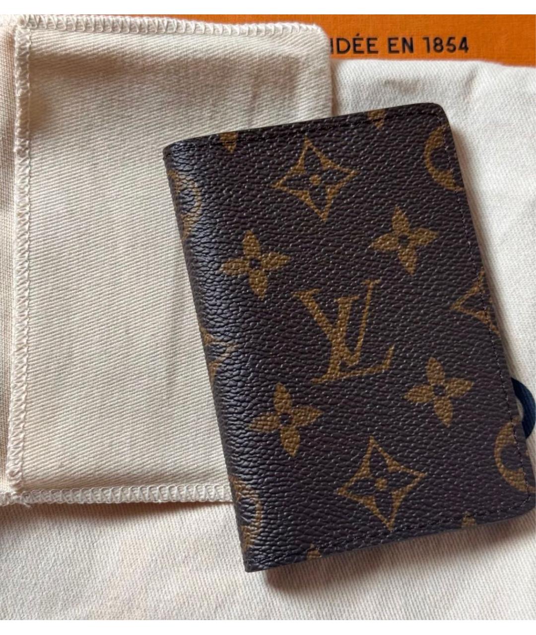LOUIS VUITTON Коричневый кардхолдер, фото 4