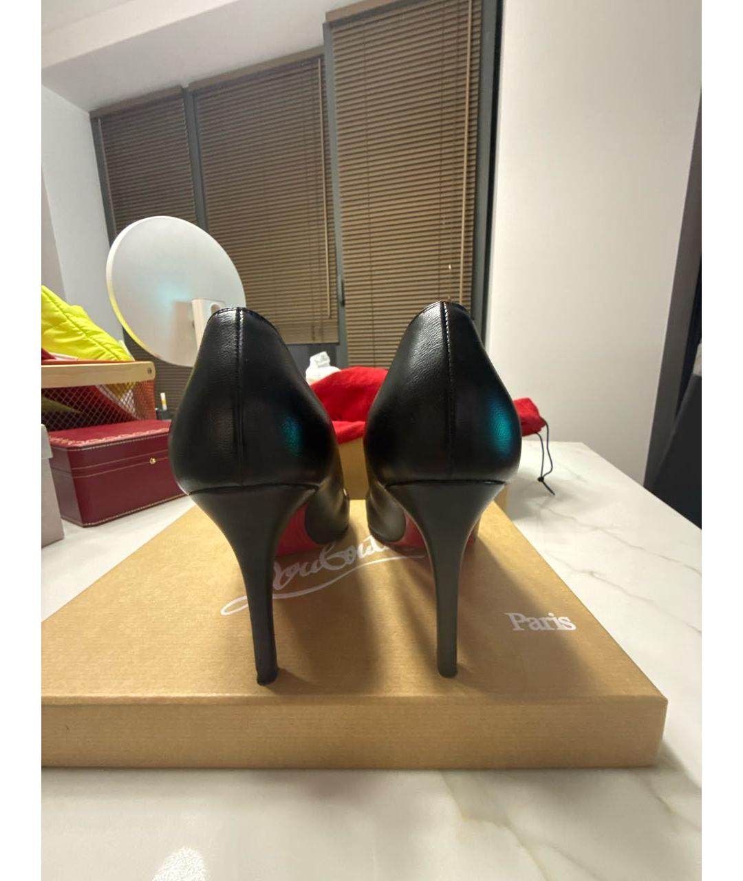 CHRISTIAN LOUBOUTIN Черные туфли из лакированной кожи, фото 4