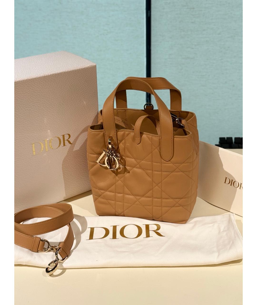 CHRISTIAN DIOR Коричневая кожаная сумка с короткими ручками, фото 2