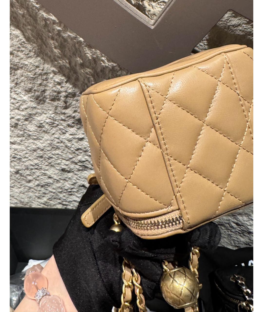 CHANEL Бежевая кожаная сумка через плечо, фото 4