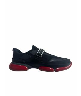 PRADA Низкие кроссовки / кеды