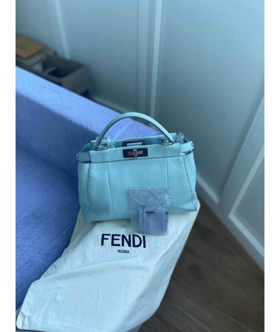 FENDI Голубая сумка с короткими ручками из экзотической кожи, фото 3