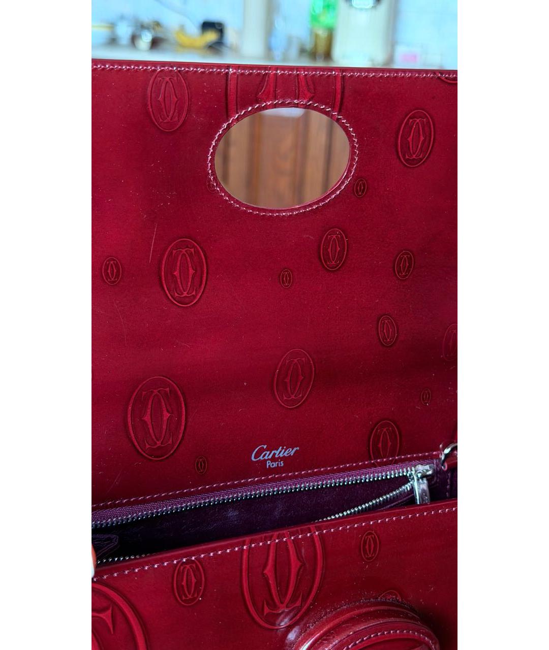 CARTIER Бордовая сумка с короткими ручками из лакированной кожи, фото 6