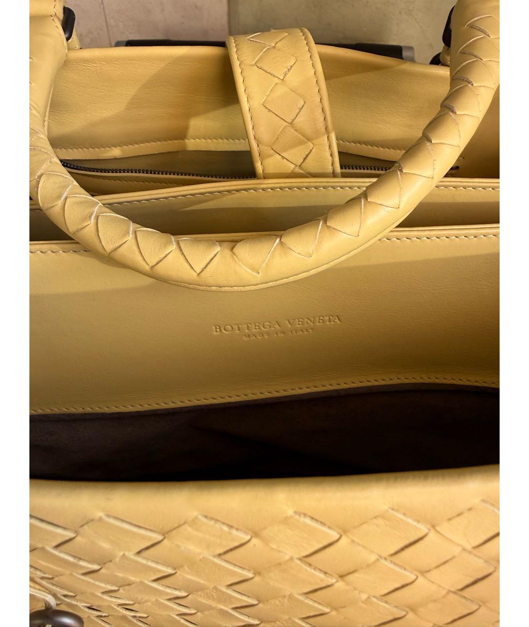 BOTTEGA VENETA Желтая кожаная сумка с короткими ручками, фото 4