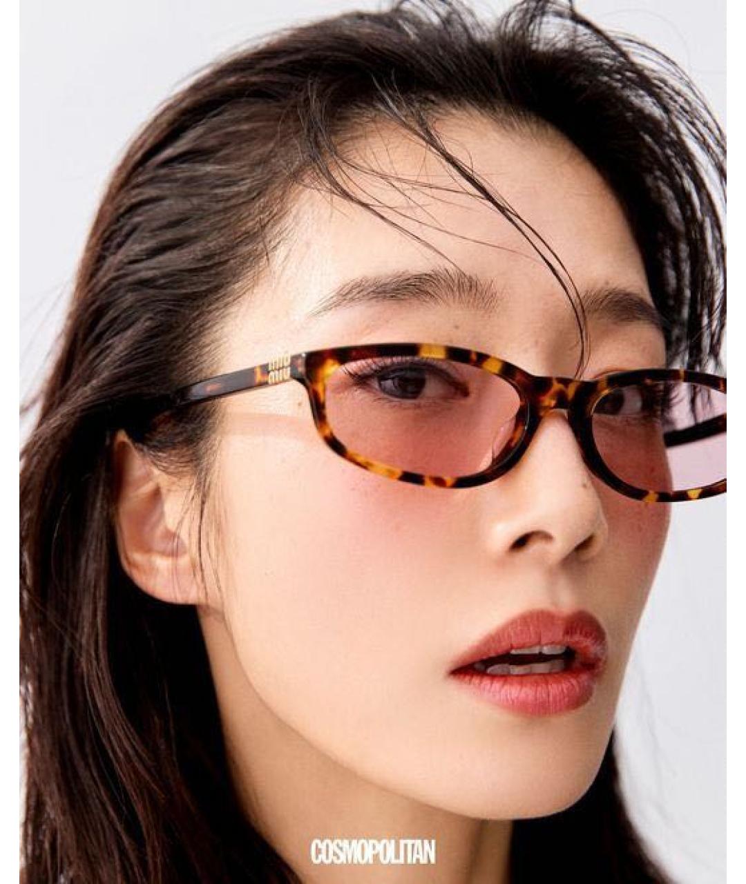 MIU MIU Коричневые пластиковые солнцезащитные очки, фото 3