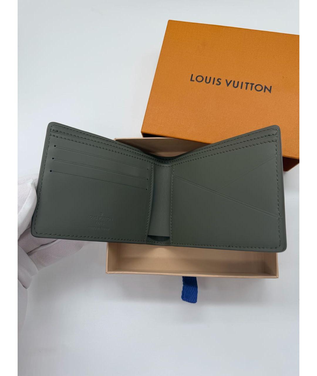 LOUIS VUITTON Зеленый кожаный кошелек, фото 3
