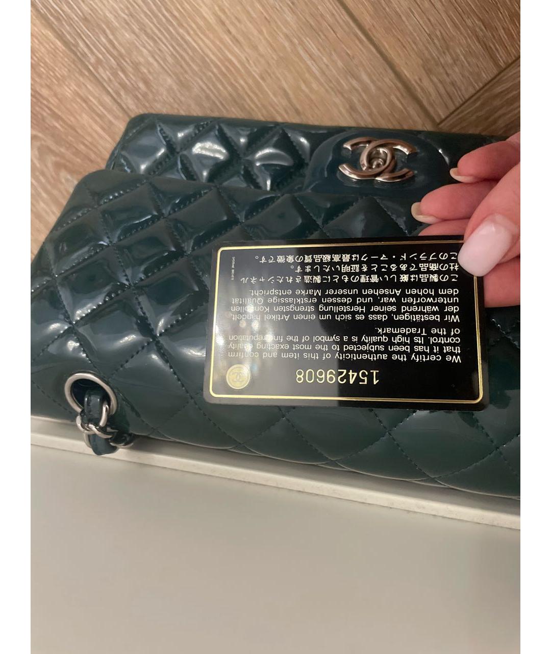 CHANEL Зеленая сумка с короткими ручками из лакированной кожи, фото 6