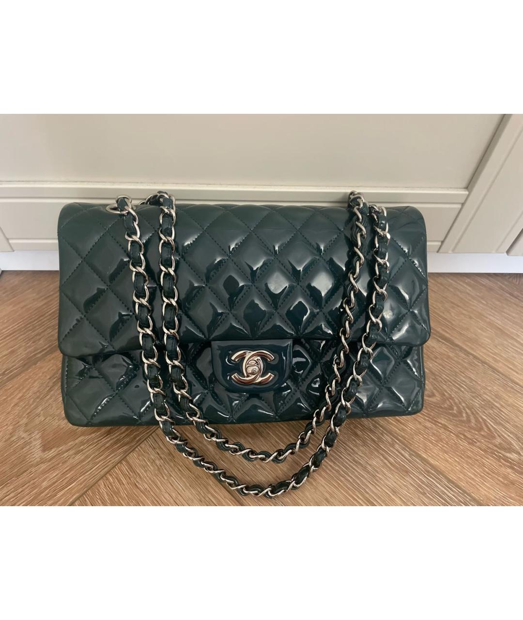 CHANEL Зеленая сумка с короткими ручками из лакированной кожи, фото 8