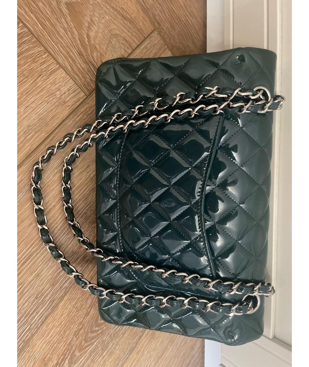 CHANEL Зеленая сумка с короткими ручками из лакированной кожи, фото 3