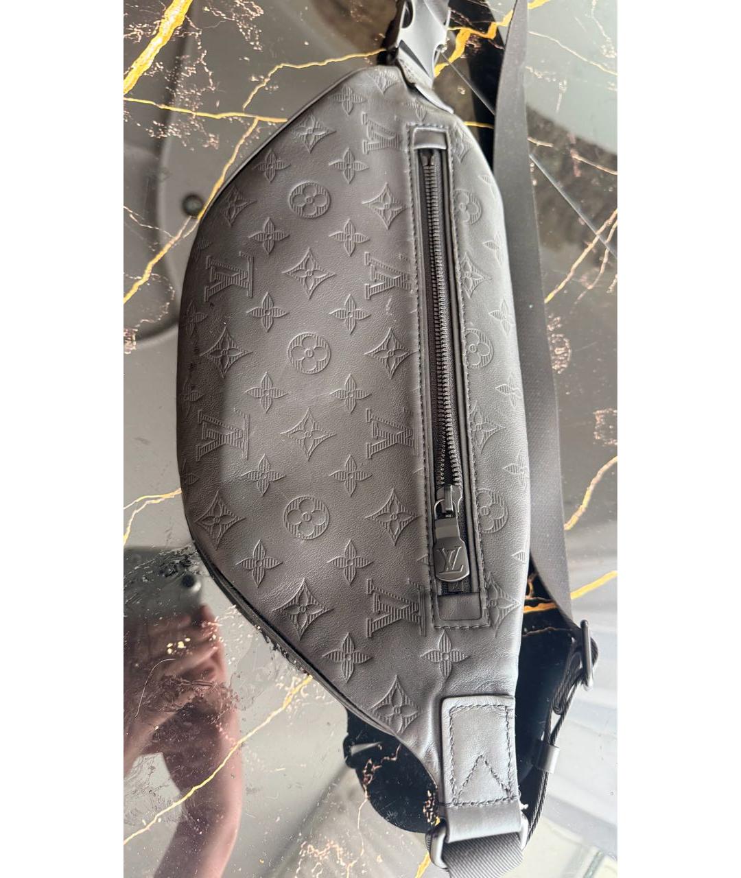 LOUIS VUITTON Черная кожаная поясная сумка, фото 2