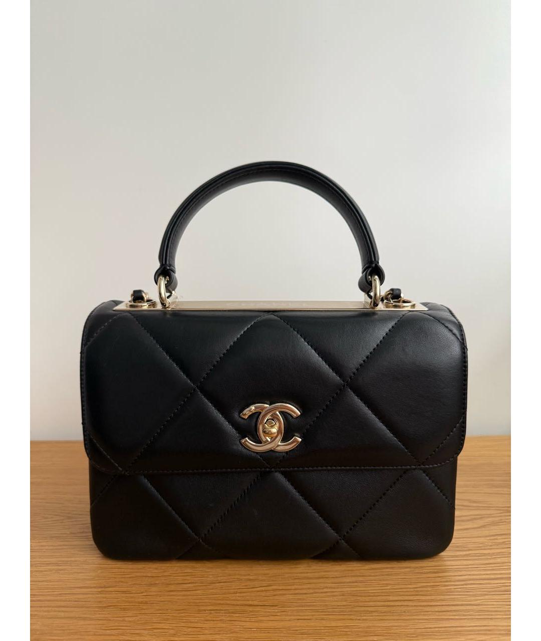 CHANEL Черная кожаная сумка с короткими ручками, фото 9