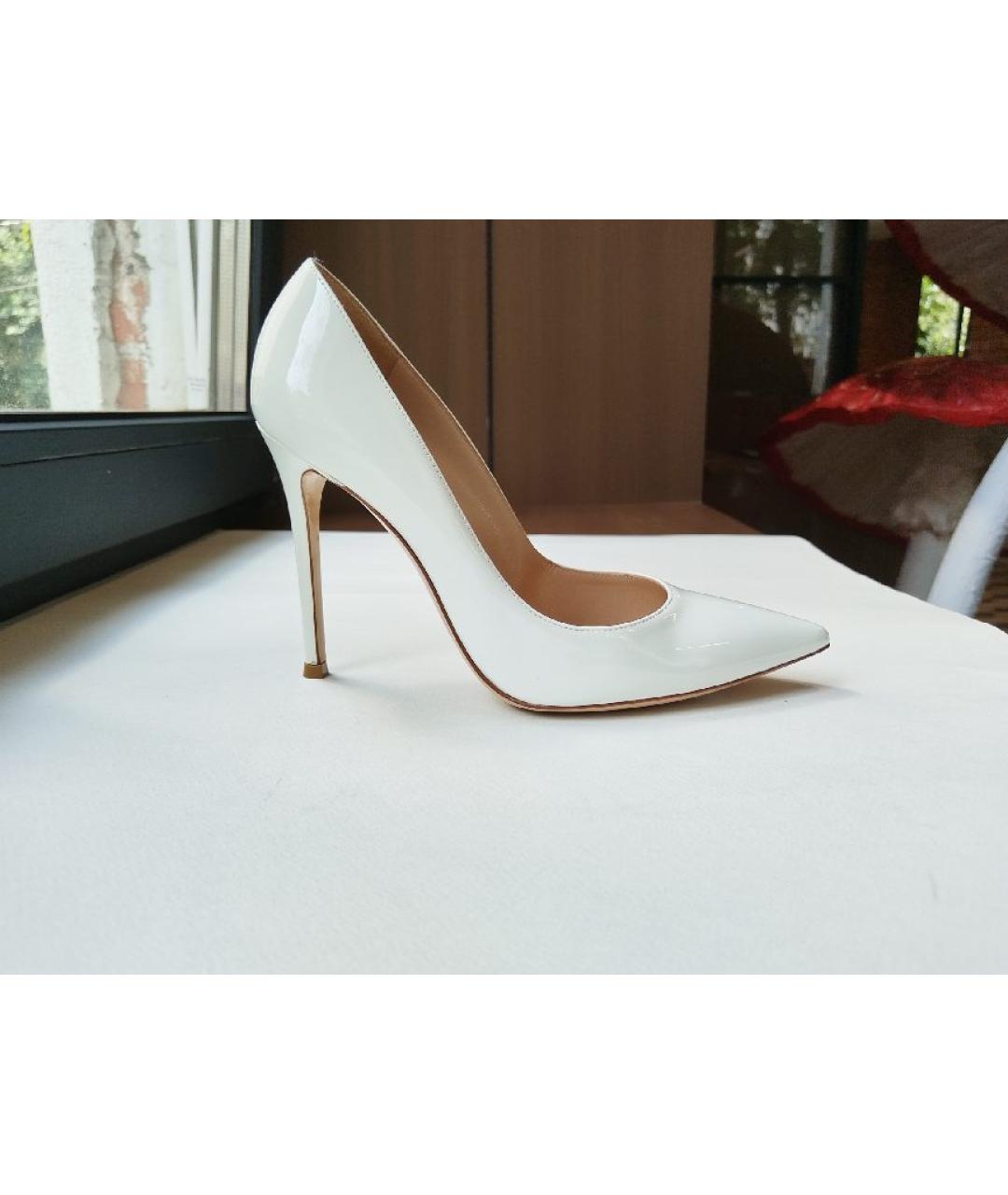 GIANVITO ROSSI Белые кожаные туфли, фото 4