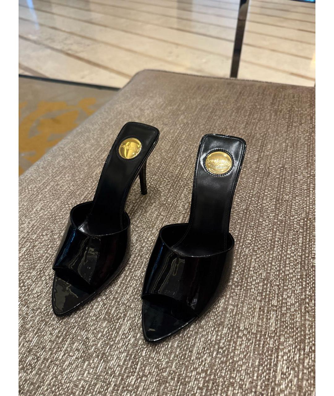 SAINT LAURENT Черные мюли из лакированной кожи, фото 3