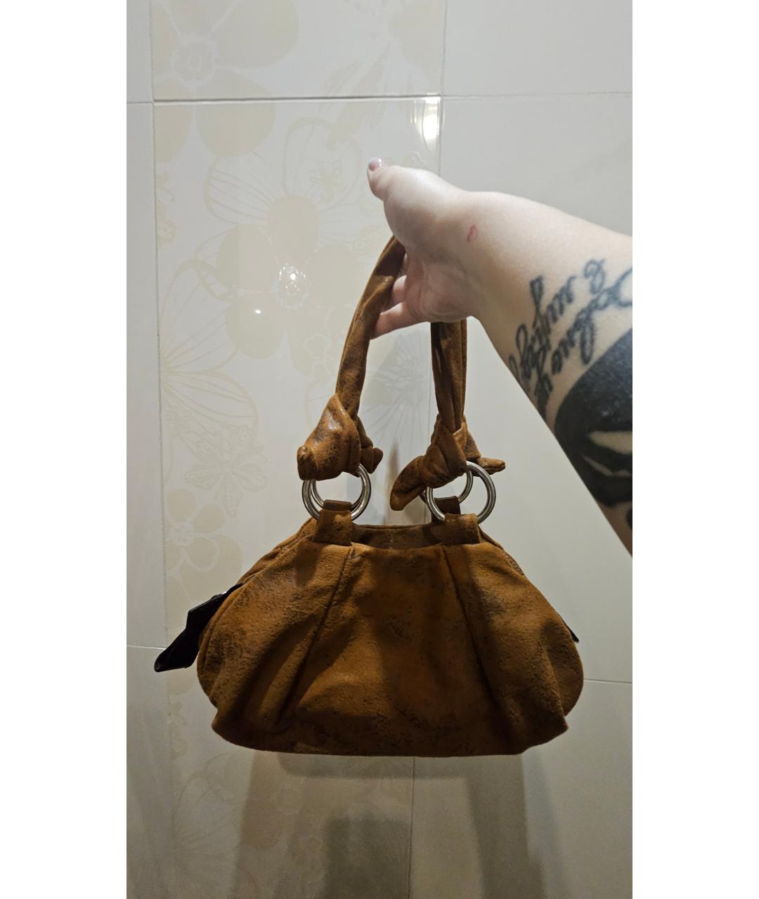 VIVIENNE WESTWOOD Коричневая кожаная сумка с короткими ручками, фото 5
