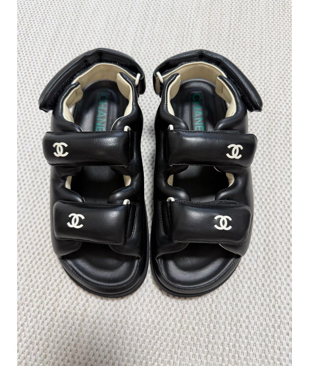 CHANEL Черные кожаные сандалии, фото 2