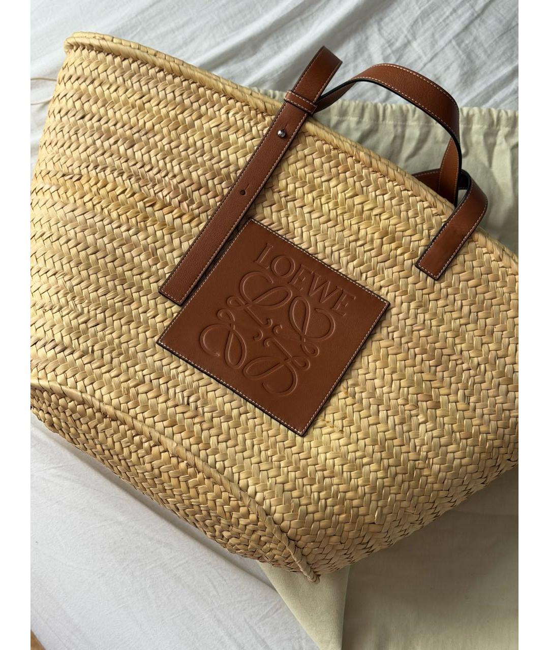 LOEWE Бежевая плетеная пляжная сумка, фото 5