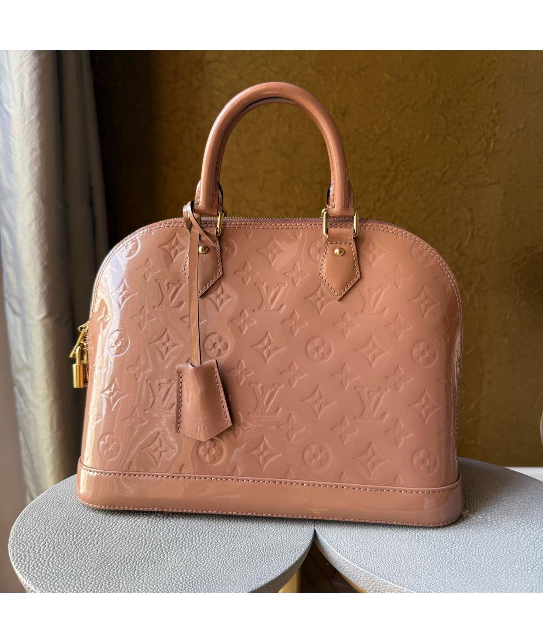 LOUIS VUITTON Бежевая сумка с короткими ручками из лакированной кожи, фото 5