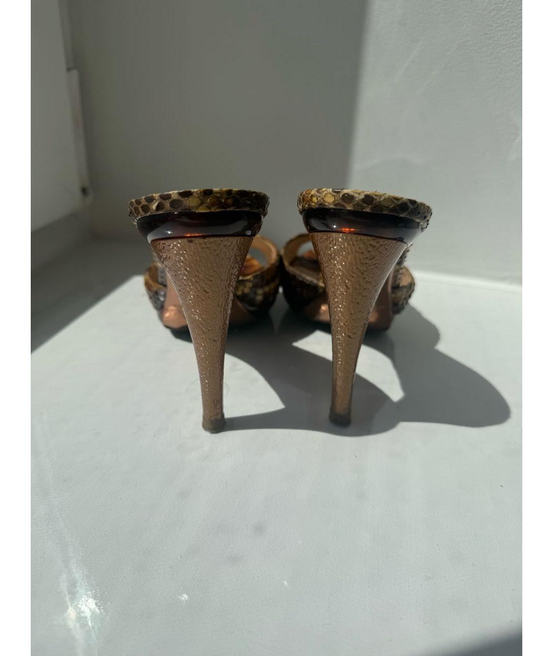 JIMMY CHOO Коричневые мюли из экзотической кожи, фото 3