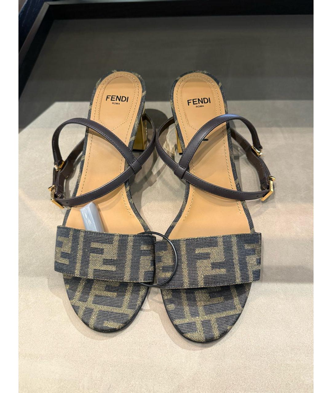 FENDI Коричневые кожаные босоножки, фото 5