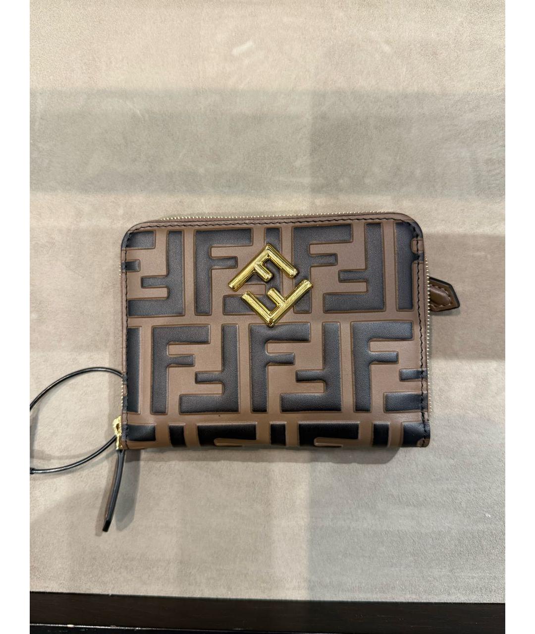 FENDI Коричневый кожаный кошелек, фото 4