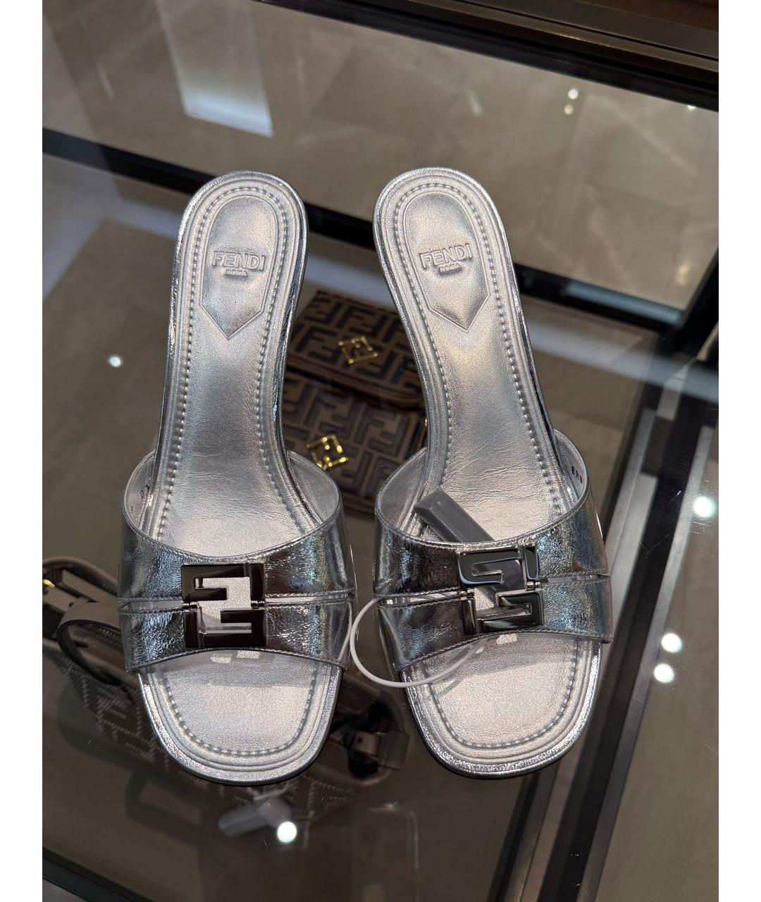 FENDI Серебряные кожаные мюли, фото 5