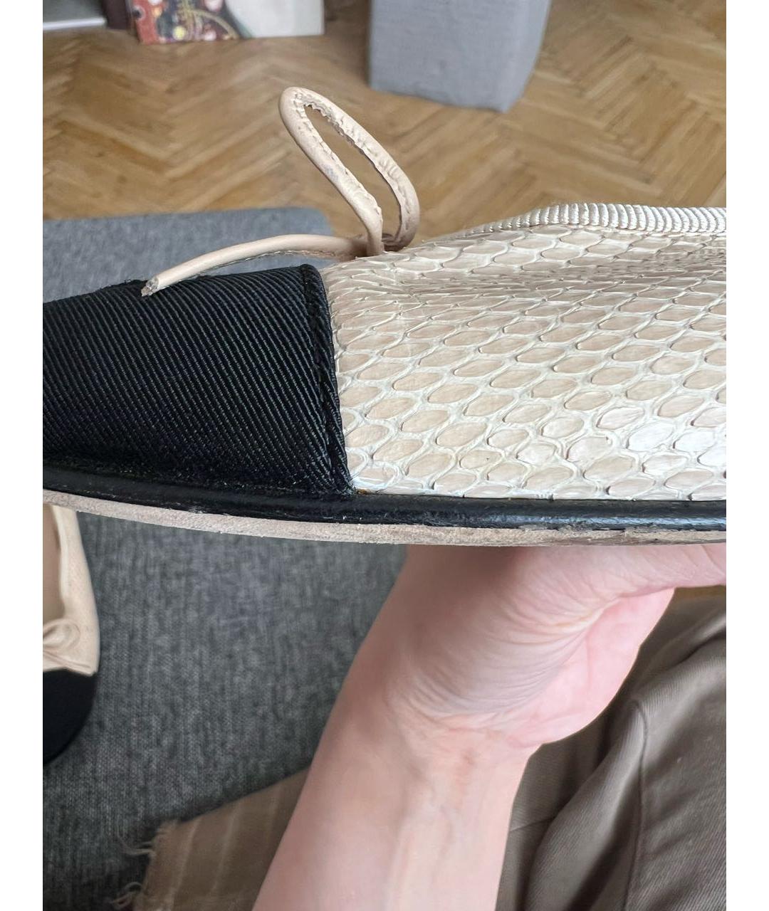CHANEL Бежевые балетки из экзотической кожи, фото 8